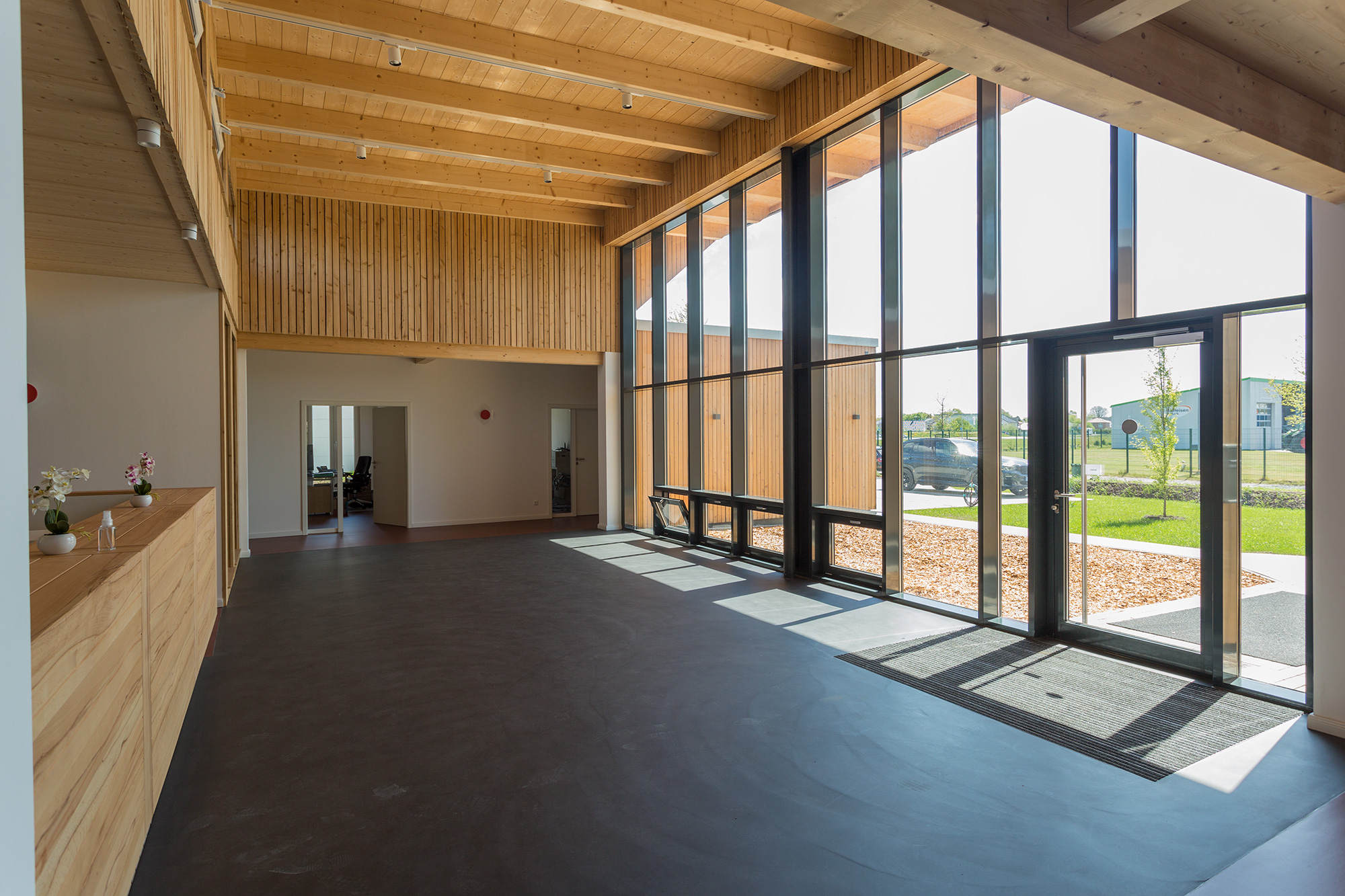 Foyer, Blick auf die Fensterfront